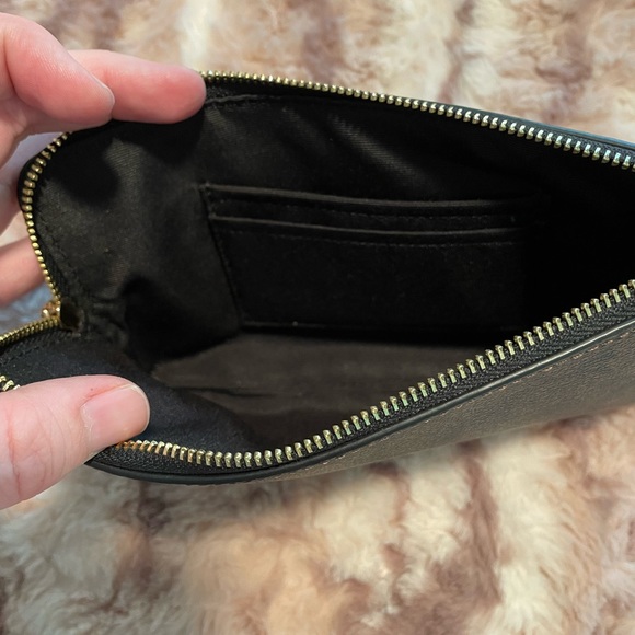 Coach wristlet brown and signature trademark print, like new! - Picture 3 of 3